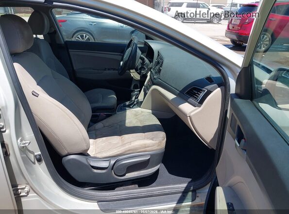 5NPD74LFXJH213157 2018 HYUNDAI ELANTRA Silver Vista interior delantera