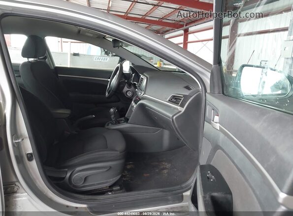 5NPD84LF0LH577829 2020 HYUNDAI ELANTRA Silver Вид салону спереду