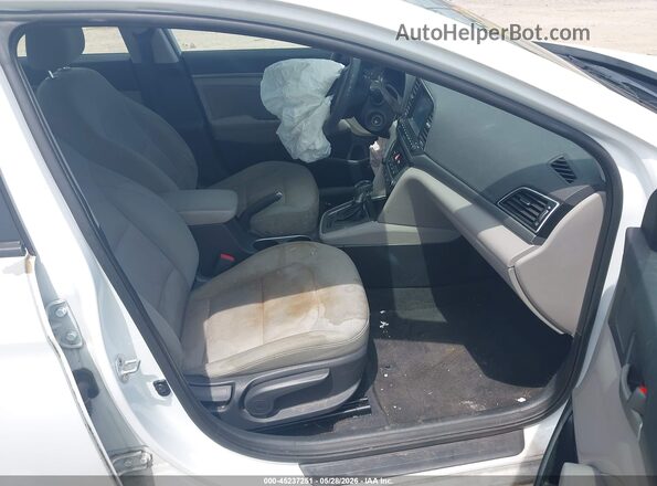 5NPD84LF1HH026350 2017 HYUNDAI ELANTRA White Widok wnętrza z przodu