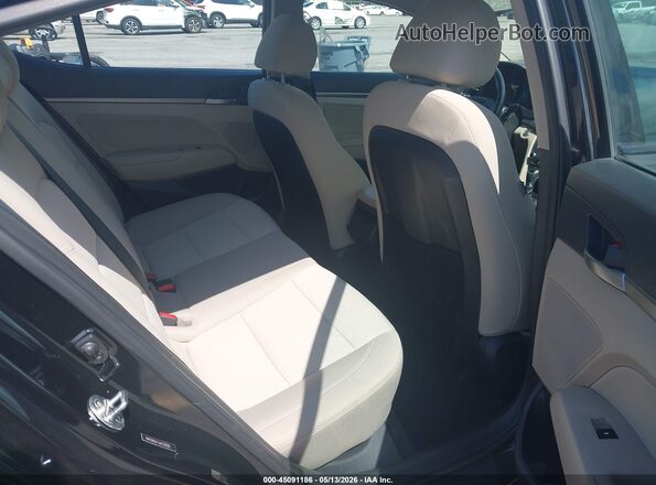 5NPD84LF1JH230281 2018 HYUNDAI ELANTRA Black VIN კოდის სტიკერის ხედი