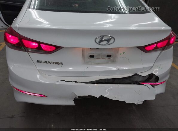 5NPD84LF1JH242236 2018 HYUNDAI ELANTRA Белый Вид спереди