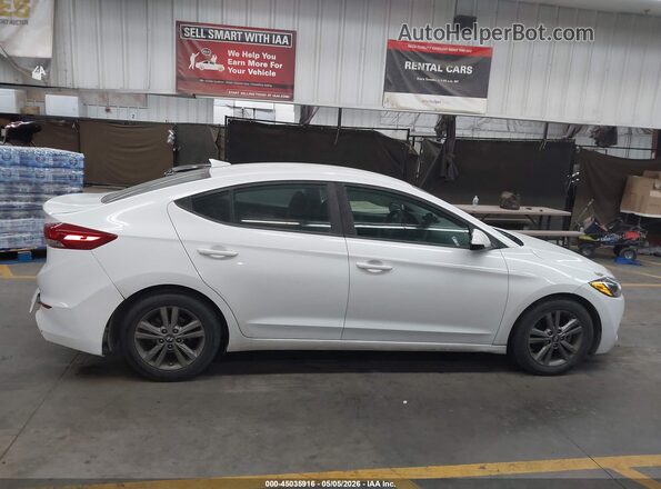 5NPD84LF1JH242236 2018 HYUNDAI ELANTRA Белый Вид задней части салона
