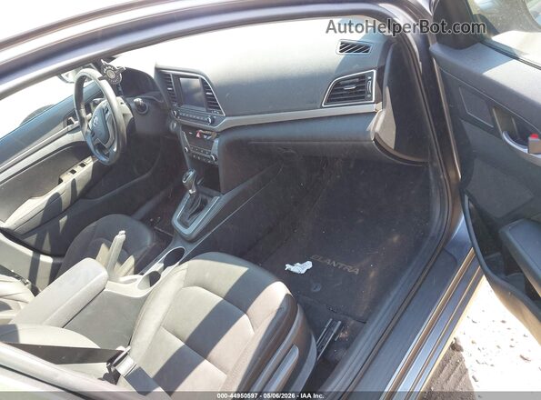 5NPD84LF1JH264365 2018 HYUNDAI ELANTRA Серый Вид салона спереди