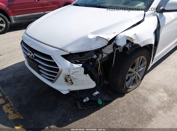 5NPD84LF1JH303200 2018 HYUNDAI ELANTRA White Widok z przodu