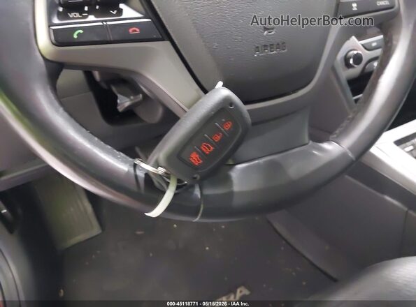 5NPD84LF2HH089201 2017 HYUNDAI ELANTRA Red Vista del salpicadero