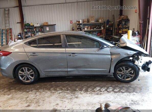 5NPD84LF2JH392629 2018 HYUNDAI ELANTRA Gray Vista interior trasera