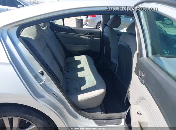 5NPD84LF3HH006018 2017 HYUNDAI ELANTRA Silver Widok naklejki z numerem VIN