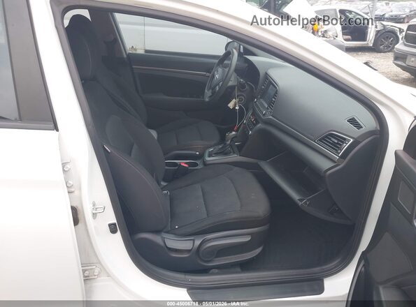 5NPD84LF3JH226961 2018 HYUNDAI ELANTRA White Front interior view