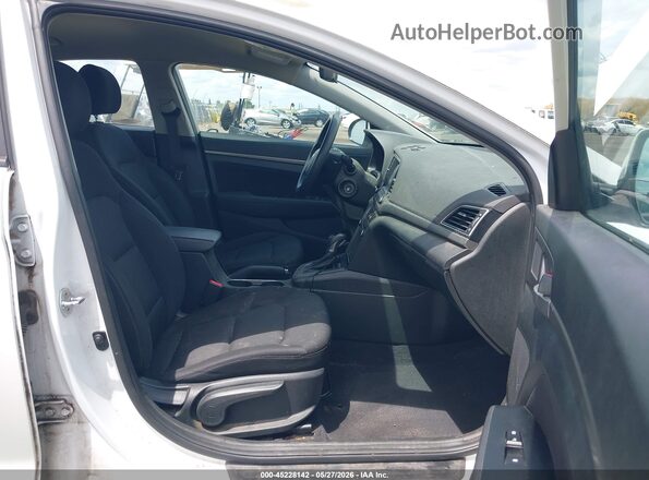 5NPD84LF3JH310374 2018 HYUNDAI ELANTRA Белый Вид салона спереди