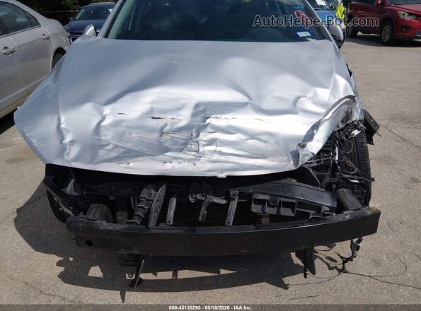 5NPD84LF4HH015214 2017 HYUNDAI ELANTRA Silver Front view