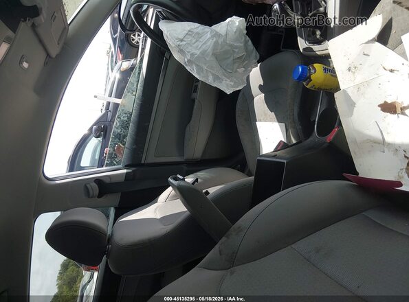 5NPD84LF4HH015214 2017 HYUNDAI ELANTRA Silver Front interior view