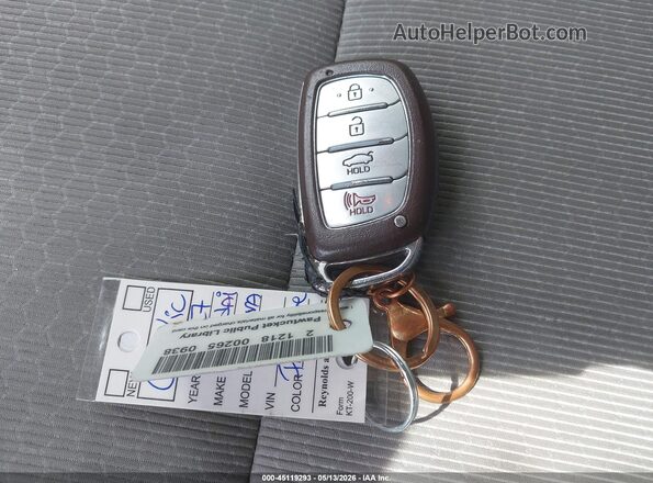5NPD84LF4HH036810 2017 HYUNDAI ELANTRA Red Vista del salpicadero