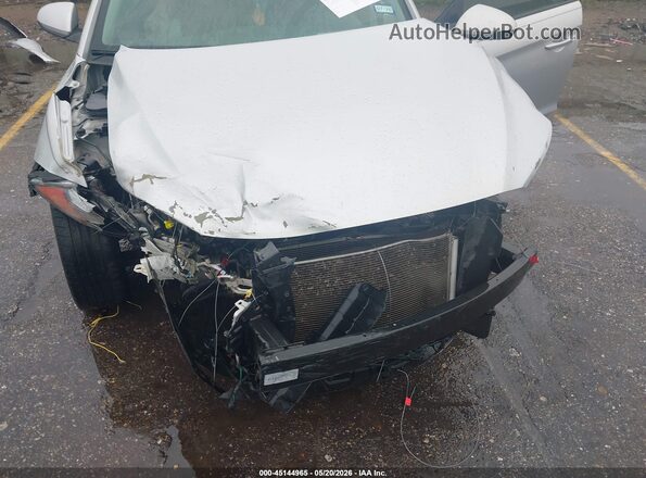 5NPD84LF4JH322355 2018 HYUNDAI ELANTRA Silver წინა ხედი