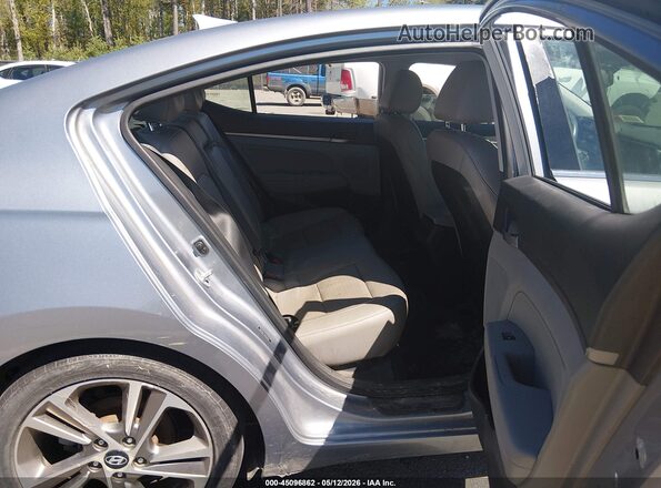 5NPD84LF5HH001063 2017 HYUNDAI ELANTRA Silver VIN კოდის სტიკერის ხედი