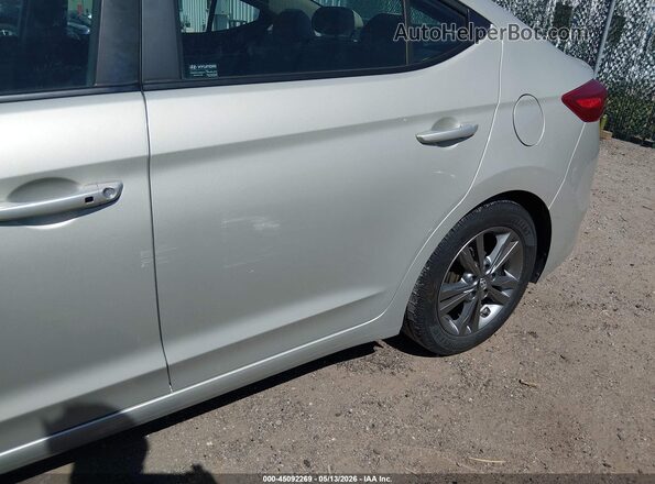 5NPD84LF5HH014055 2017 HYUNDAI ELANTRA Silver წინა ხედი