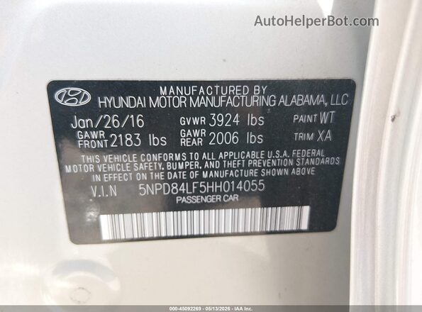 5NPD84LF5HH014055 2017 HYUNDAI ELANTRA Silver ძრავის განყოფილების ხედი
