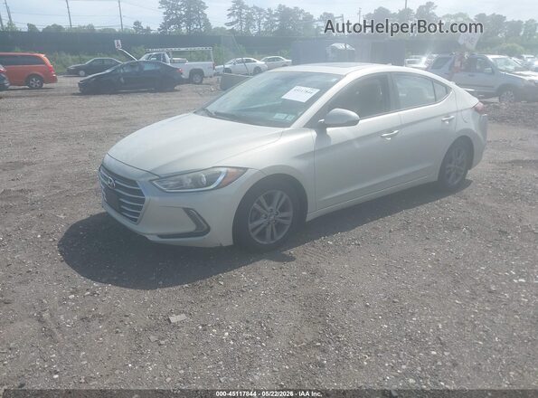 5NPD84LF5HH120621 2017 HYUNDAI ELANTRA Серебряный Передняя левая четверть