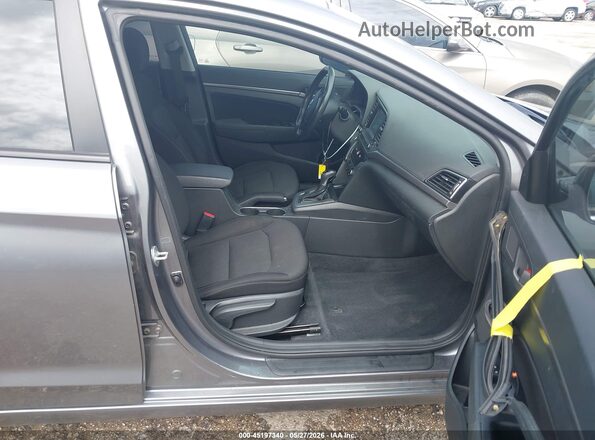 5NPD84LF5JH307606 2018 HYUNDAI ELANTRA Gray Вид салону спереду