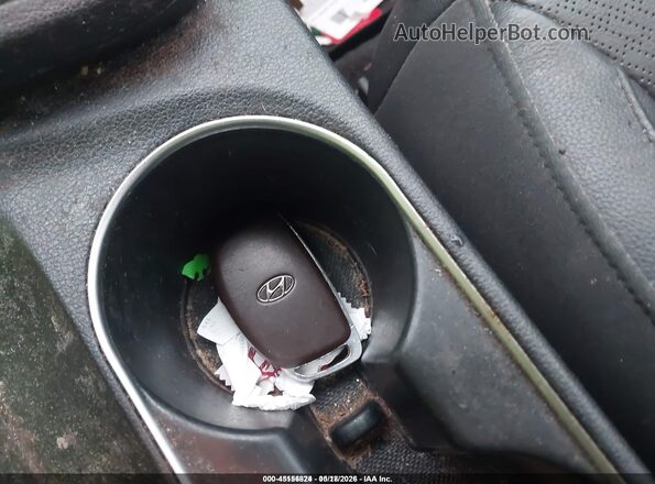 5NPD84LF6HH022102 2017 HYUNDAI ELANTRA Серебряный Вид панели приборов