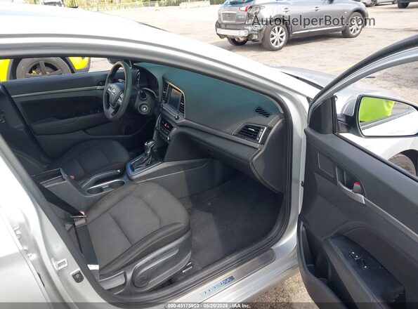 5NPD84LF6JH227571 2018 HYUNDAI ELANTRA Silver 