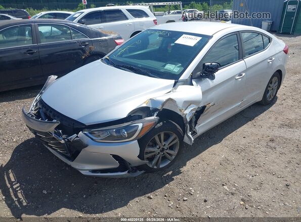 5NPD84LF6JH356796 2018 HYUNDAI ELANTRA Серебряный Передняя левая четверть