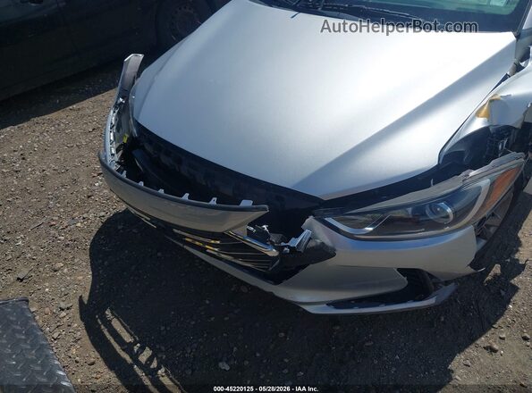 5NPD84LF6JH356796 2018 HYUNDAI ELANTRA Серебряный Вид спереди