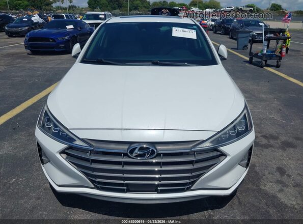 5NPD84LF6LH608260 2020 HYUNDAI ELANTRA Белый Вид спереди
