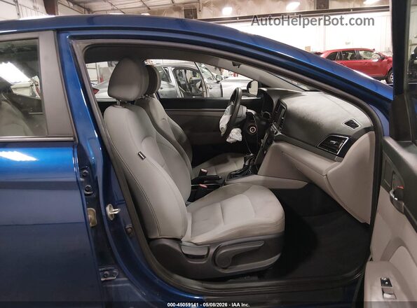 5NPD84LF8HH028595 2017 HYUNDAI ELANTRA Blue Вид салону спереду