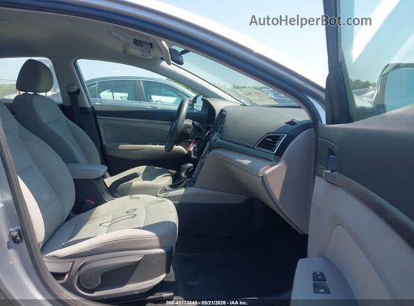 5NPD84LF8HH040858 2017 HYUNDAI ELANTRA Silver Widok wnętrza z przodu