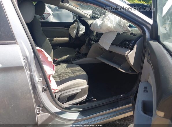 5NPD84LF8HH068885 2017 HYUNDAI ELANTRA Серебряный Вид салона спереди