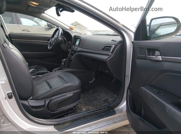 5NPD84LF9HH067275 2017 HYUNDAI ELANTRA Silver Widok wnętrza z przodu