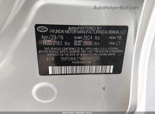5NPD84LF9HH067275 2017 HYUNDAI ELANTRA Silver Widok komory silnika