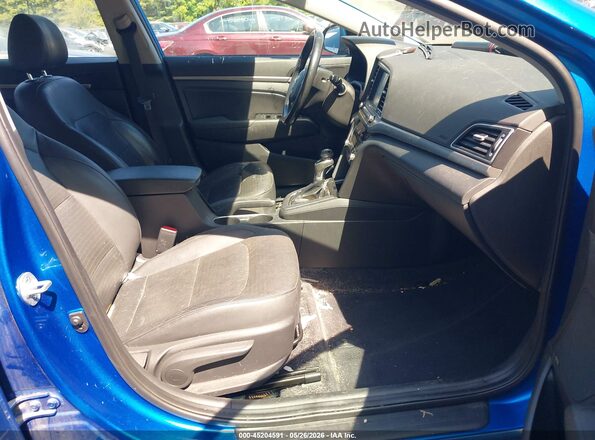 5NPD84LF9HH120301 2017 HYUNDAI ELANTRA Blue Front interior view