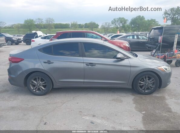 5NPD84LF9JH239438 2018 HYUNDAI ELANTRA Gray Vista interior trasera