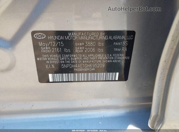 5NPDH4AE1GH695209 2016 HYUNDAI ELANTRA Silver Engine compartment view