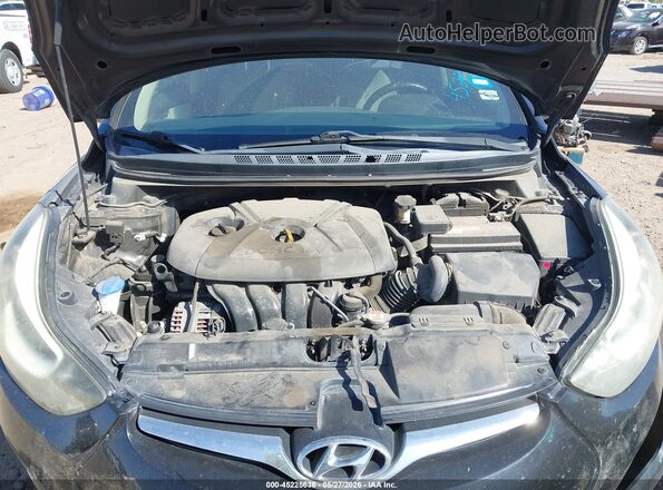 5NPDH4AE2GH724782 2016 HYUNDAI ELANTRA Black Հետևի տեսք