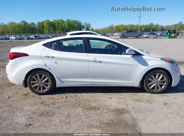 5NPDH4AE3GH661126 2016 HYUNDAI ELANTRA White Սալոնի հետևի տեսք