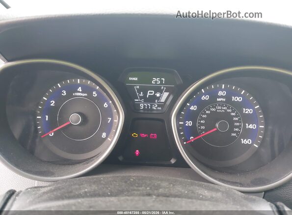 5NPDH4AE5GH653576 2016 HYUNDAI ELANTRA Красный Вид задних сидений