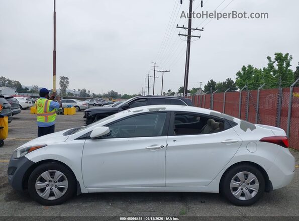 5NPDH4AE5GH777623 2016 HYUNDAI ELANTRA White Вид задньої частини салону