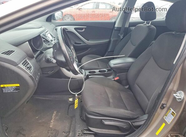 5NPDH4AE7GH779972 2016 HYUNDAI ELANTRA Золотой Вид салона спереди