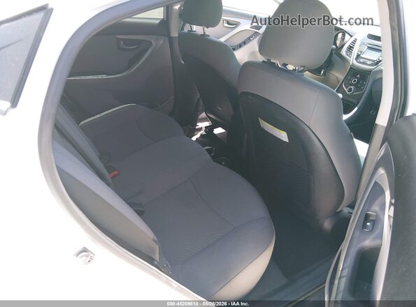5NPDH4AE8GH653653 2016 HYUNDAI ELANTRA White 
