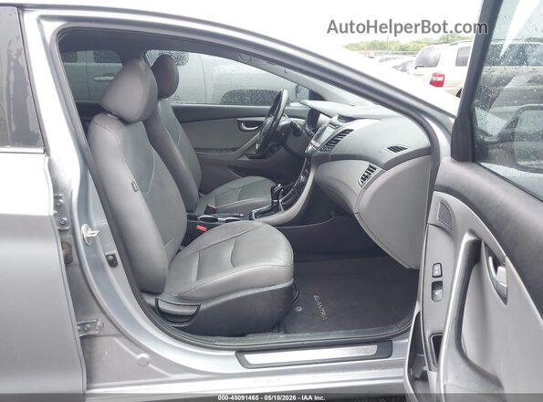 5NPDH4AE9GH673426 2016 HYUNDAI ELANTRA Silver Вид салону спереду