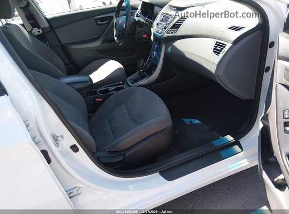 5NPDH4AE9GH706764 2016 HYUNDAI ELANTRA White Widok wnętrza z przodu