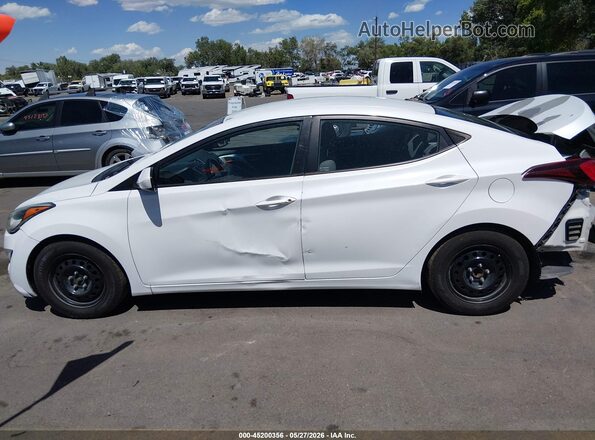 5NPDH4AE9GH706764 2016 HYUNDAI ELANTRA White 