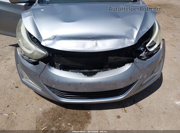 5NPDH4AE9GH741272 2016 HYUNDAI ELANTRA Серебряный Вид спереди