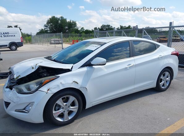 5NPDH4AE9GH772604 2016 HYUNDAI ELANTRA White Вид задньої частини салону