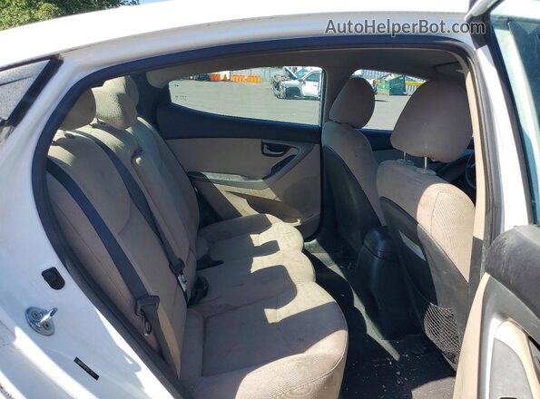 5NPDH4AE9GH776457 2016 HYUNDAI ELANTRA White 