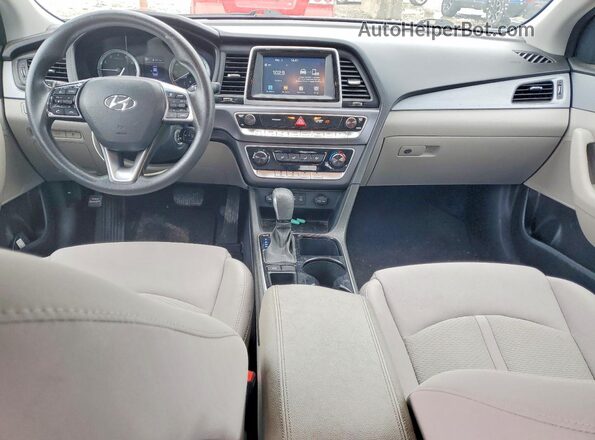 5NPE24AA3JH705877 2018 HYUNDAI SONATA Gray Առջևի վահանակի տեսք
