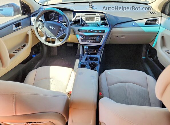 5NPE24AF0HH477990 2017 HYUNDAI SONATA Угольный Вид панели приборов