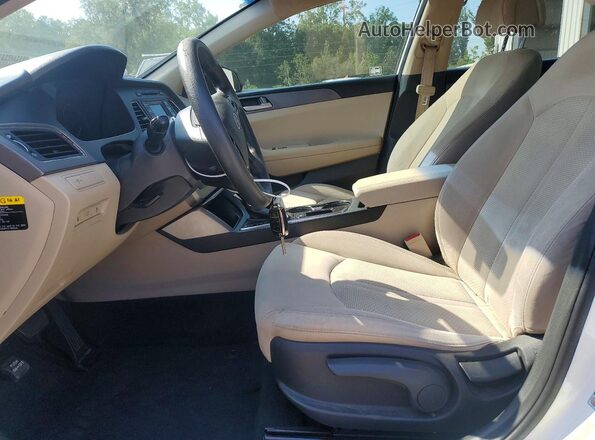5NPE24AF0HH499164 2017 HYUNDAI SONATA White Vista interior delantera